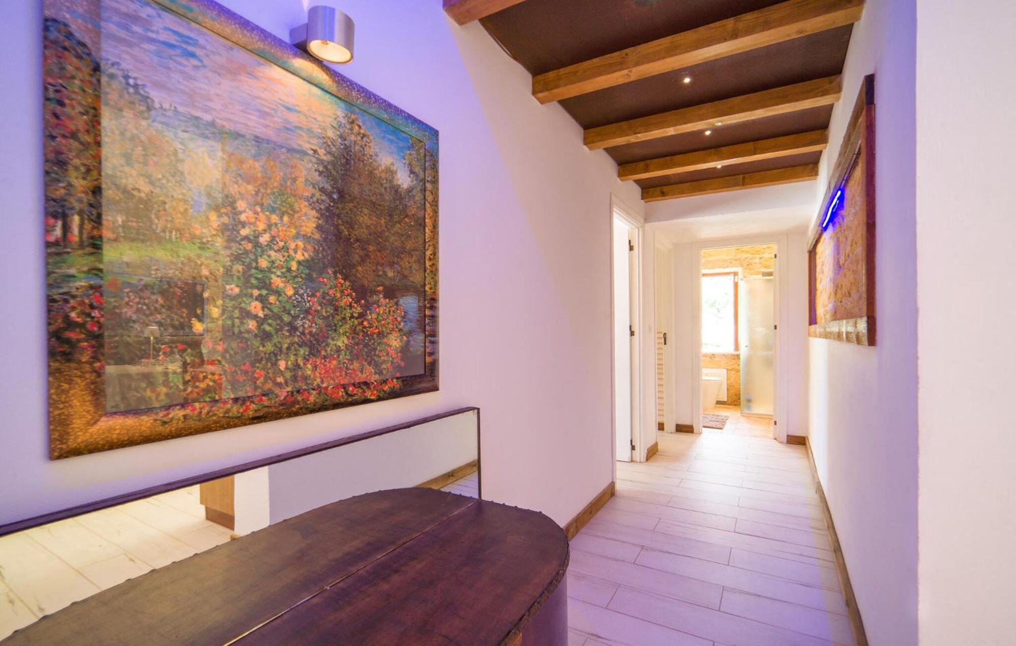 Pet Friendly In With Kitchen *